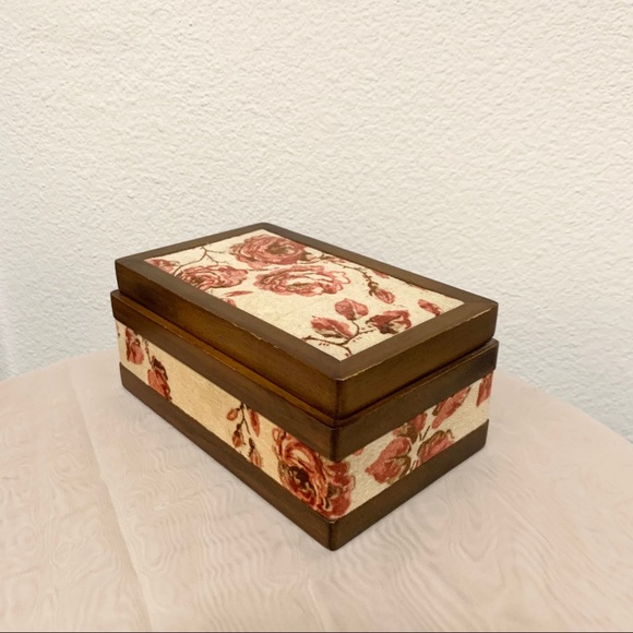 Vintage rose jewelry box
